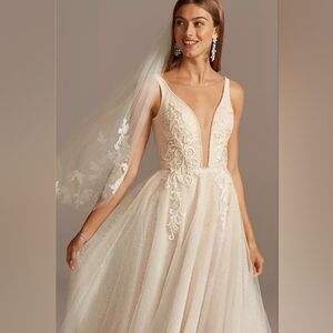 Floral Embroidered Fingertip Veil with Crystals